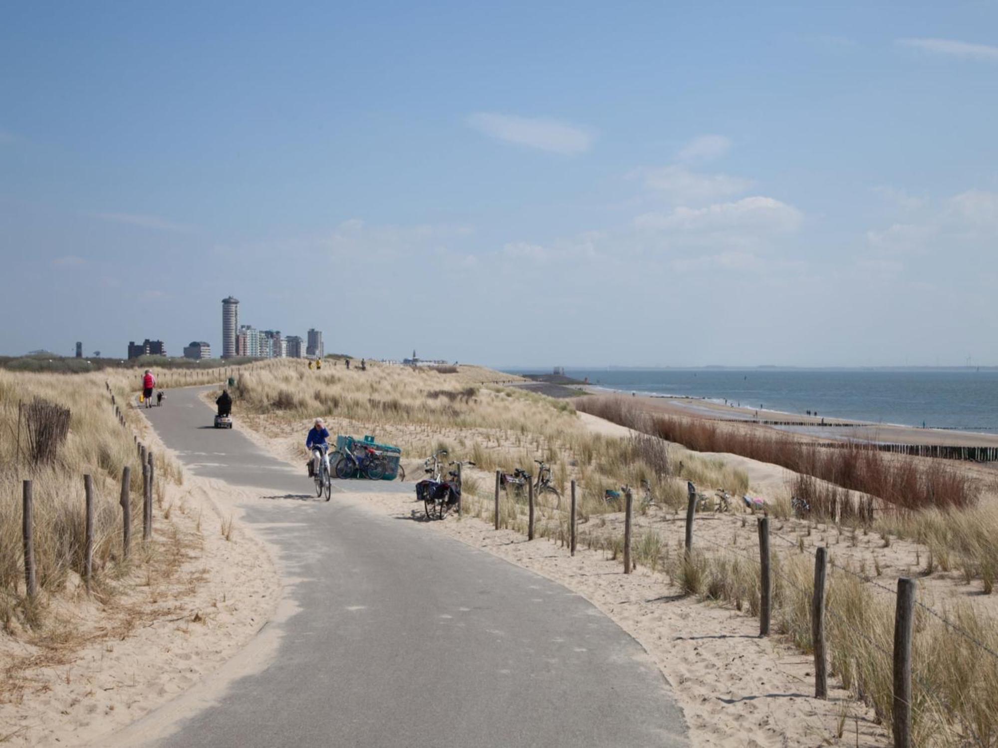 Attractive Apartment Near Vlissingen Beach Exteriör bild